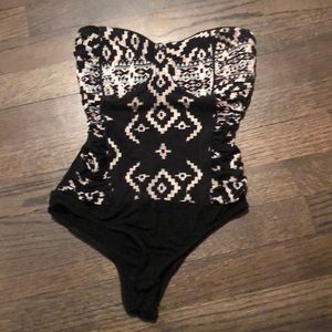 Ethnic Pattern Strapless bodysuit